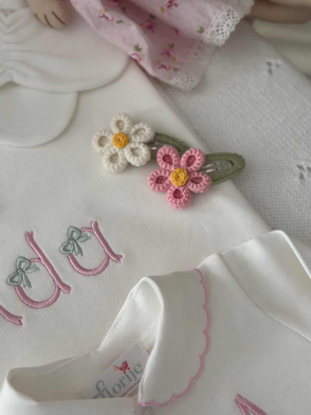 Fiyonklu Harfler Bebek Hastane Çıkış Seti