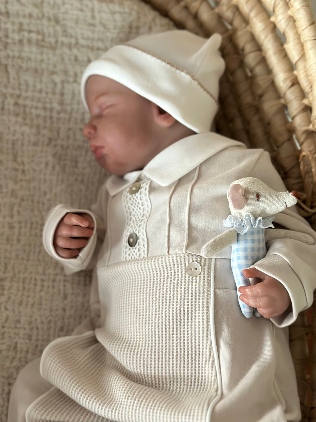 %100 Pamuk Klasik Pointed Yakalı Bebek Tulum – Mavi & Bej | 0-9 Ay | Alttan Çıtçıtlı