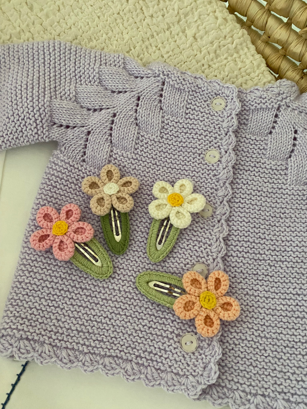 Örgü Papatya Çiçekli Bebek Saç Tokası