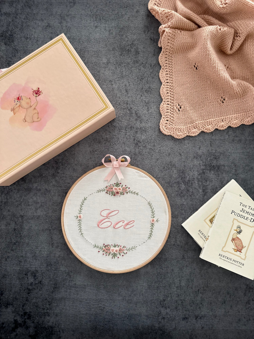 Kişiye Özel Hediye Bebek Kutusu Sevimli Tavşan İsimli