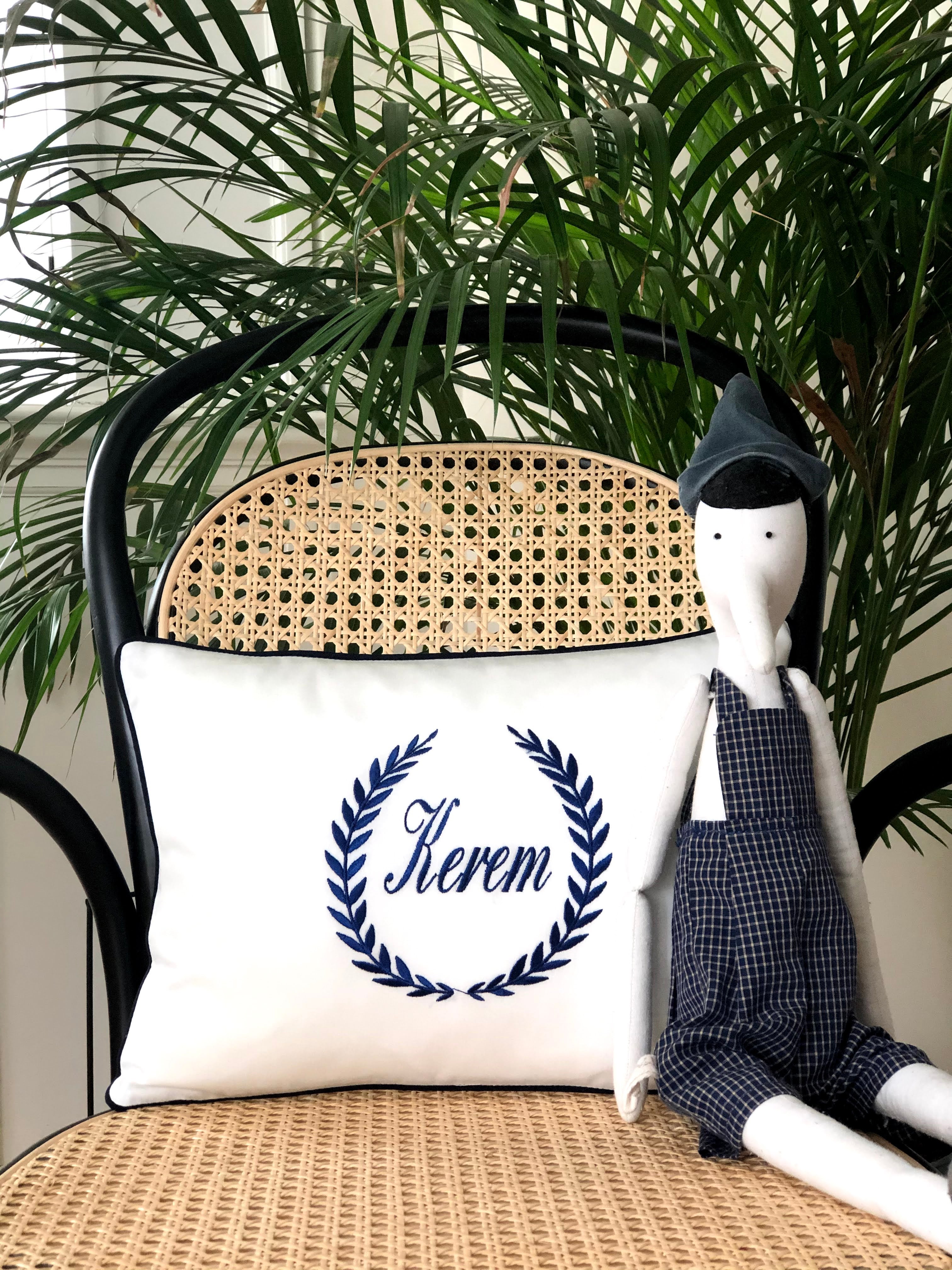 Wreath Pattern Decorative Baby Pillow