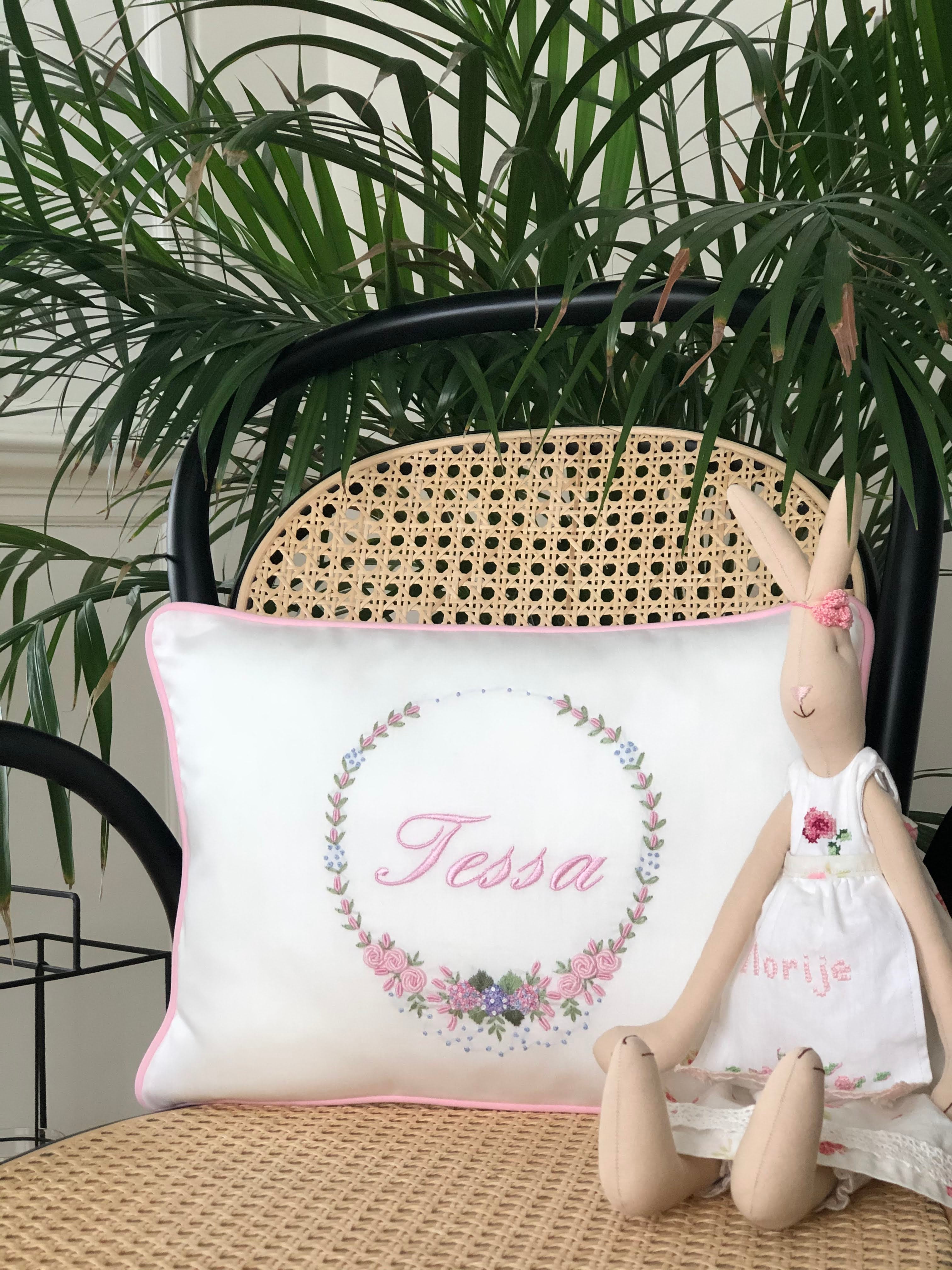 Ortanca Model Dekoratif Bebek Yastığı