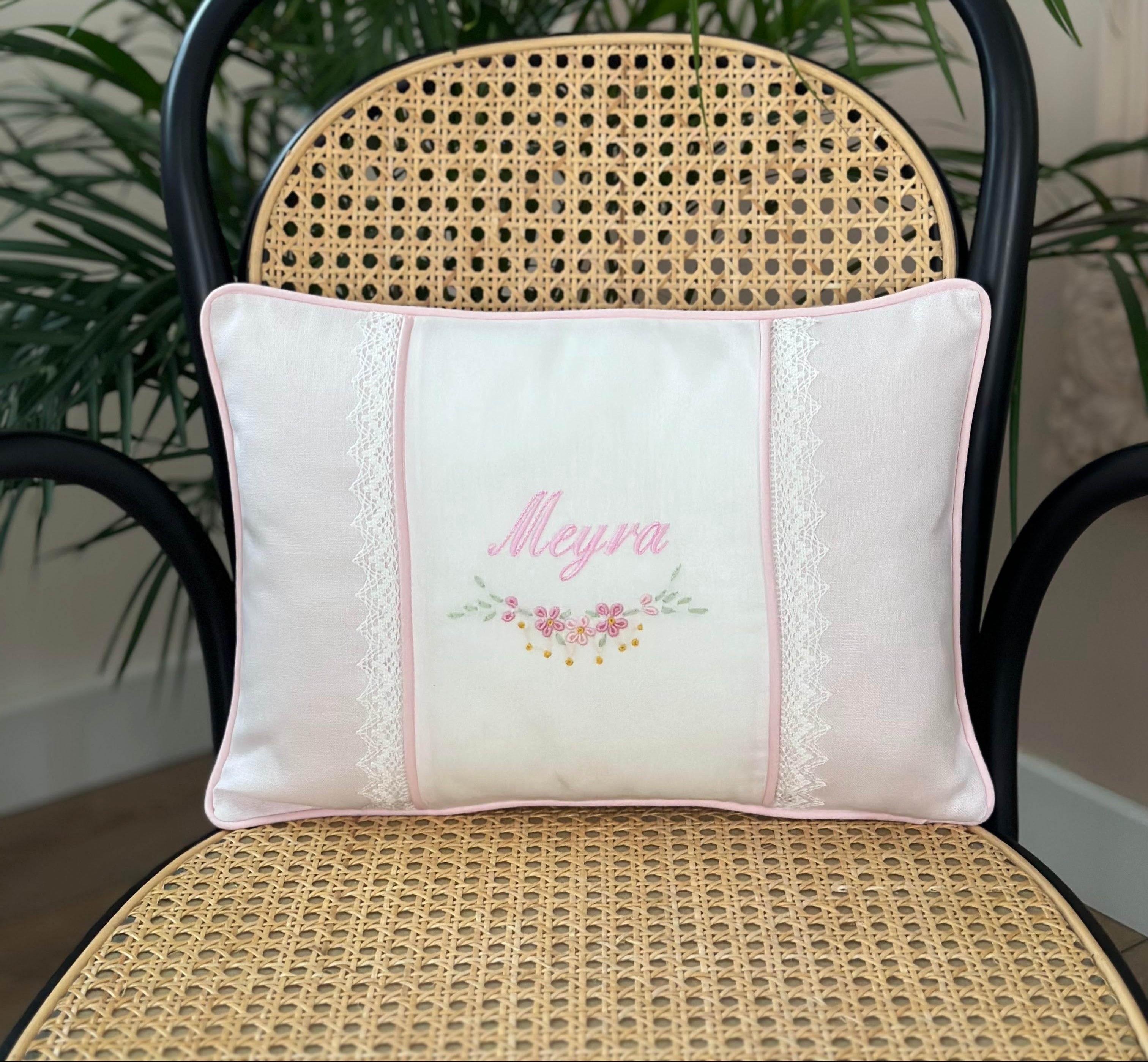 Daisy Decorative Baby Pillow