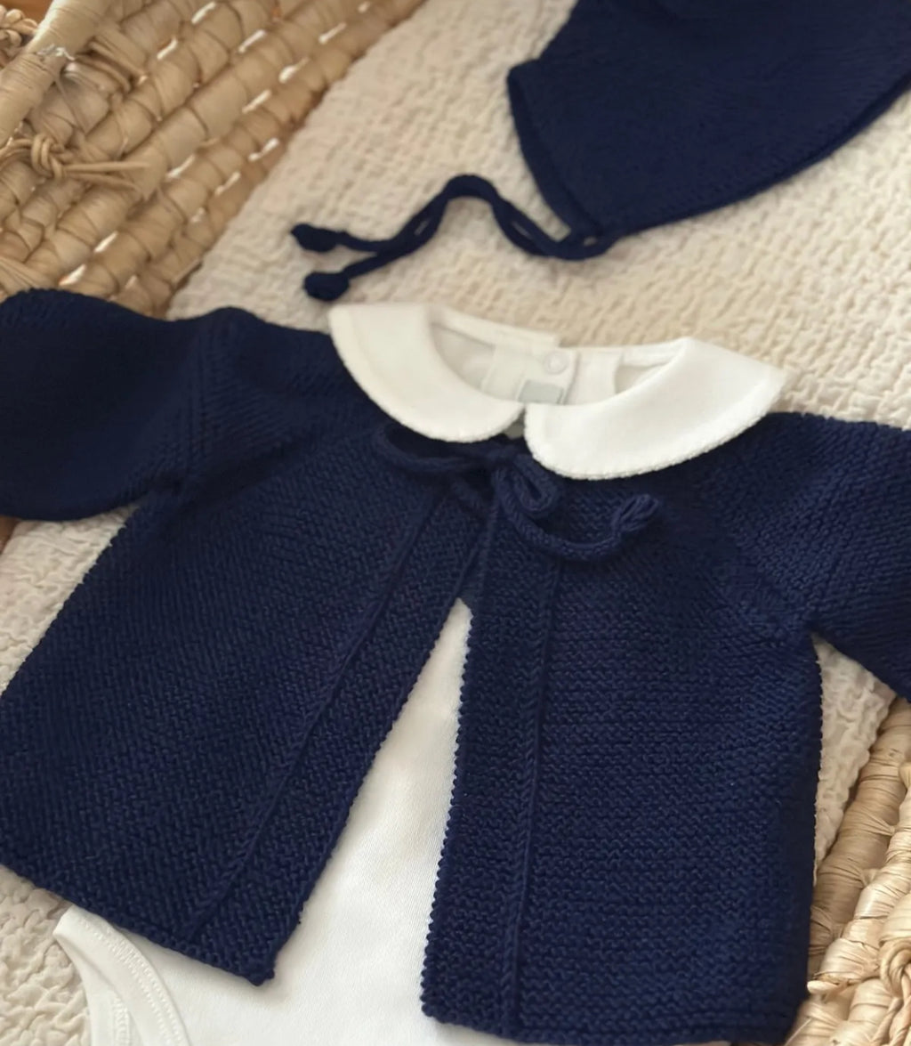 Önden Bağlamalı El Örgüsü Bebek Hırka Şapka Seti