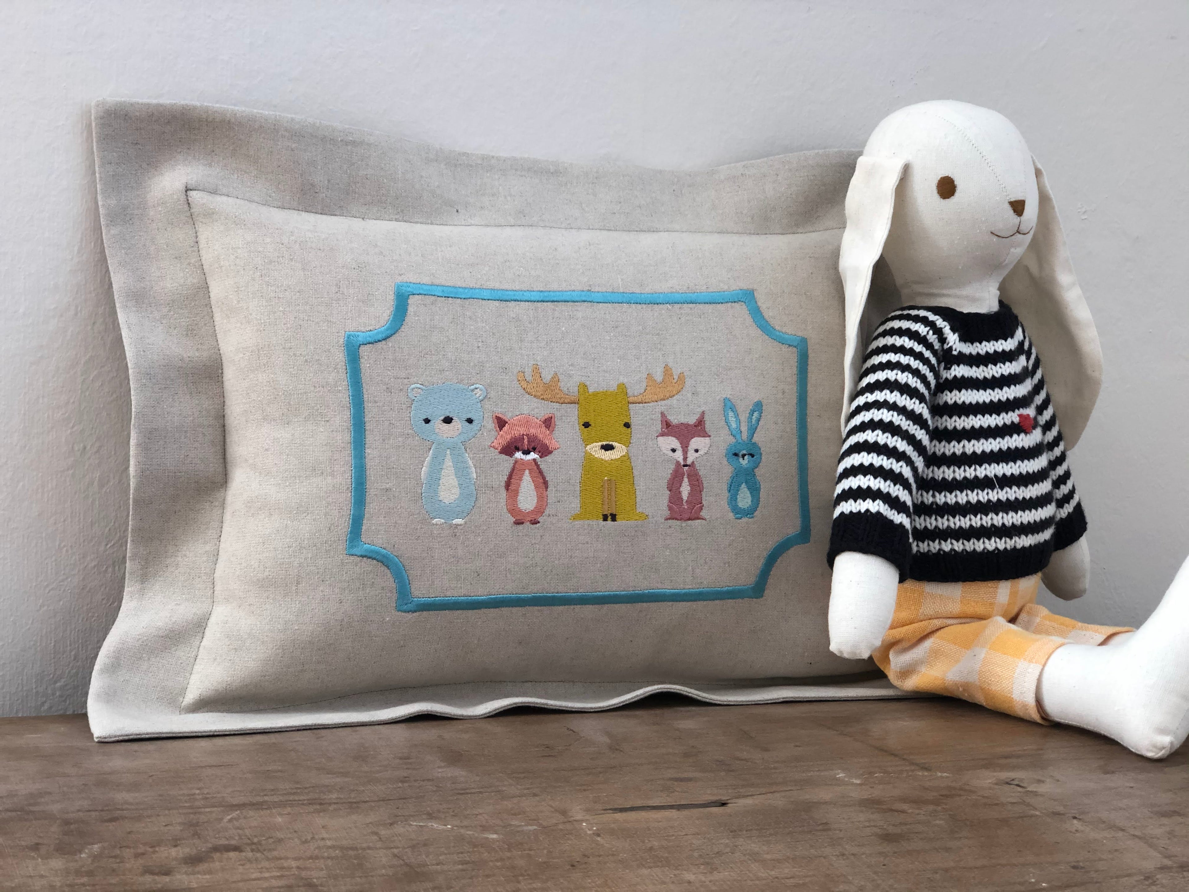 Animal Model Linen Decorative Baby Pillow