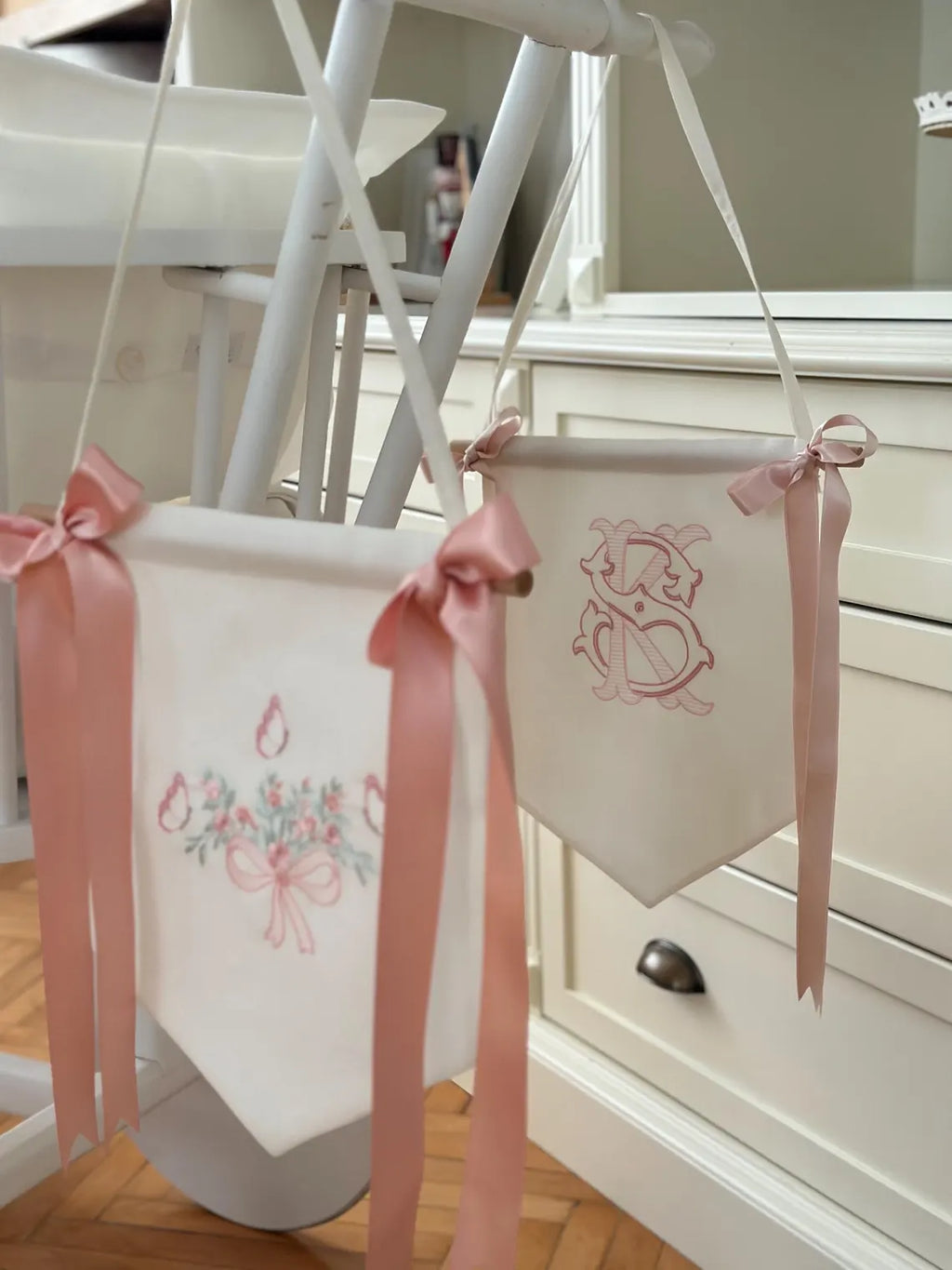 Kişiye Özel İsimli Keten Banner / Kapı Süsü Kelebek