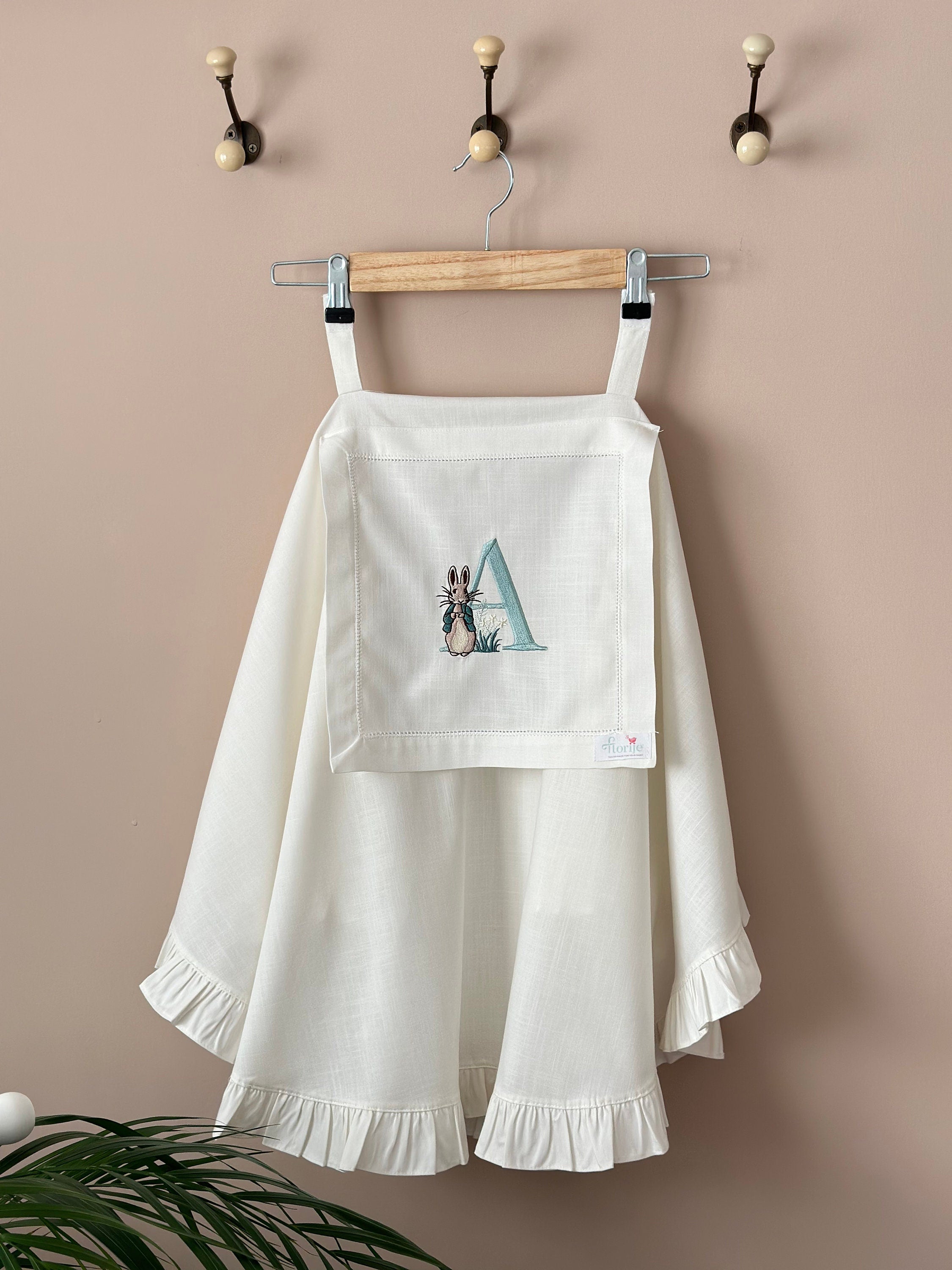 Tavşan Peter Rabbit Harf İşlemeli Keten Puset Örtüsü