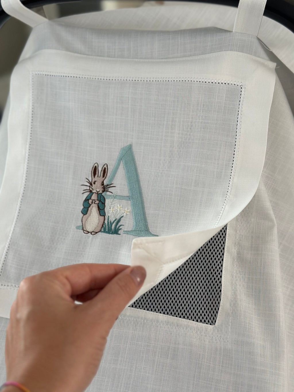 Tavşan Peter Rabbit Harf İşlemeli Keten Puset Örtüsü