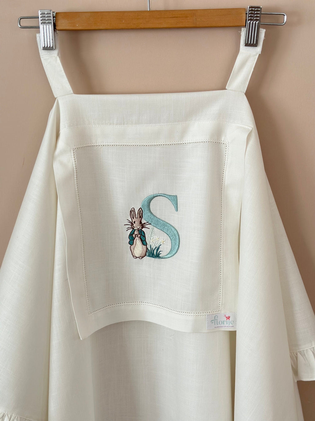 Tavşan Peter Rabbit Harf İşlemeli Keten Puset Örtüsü