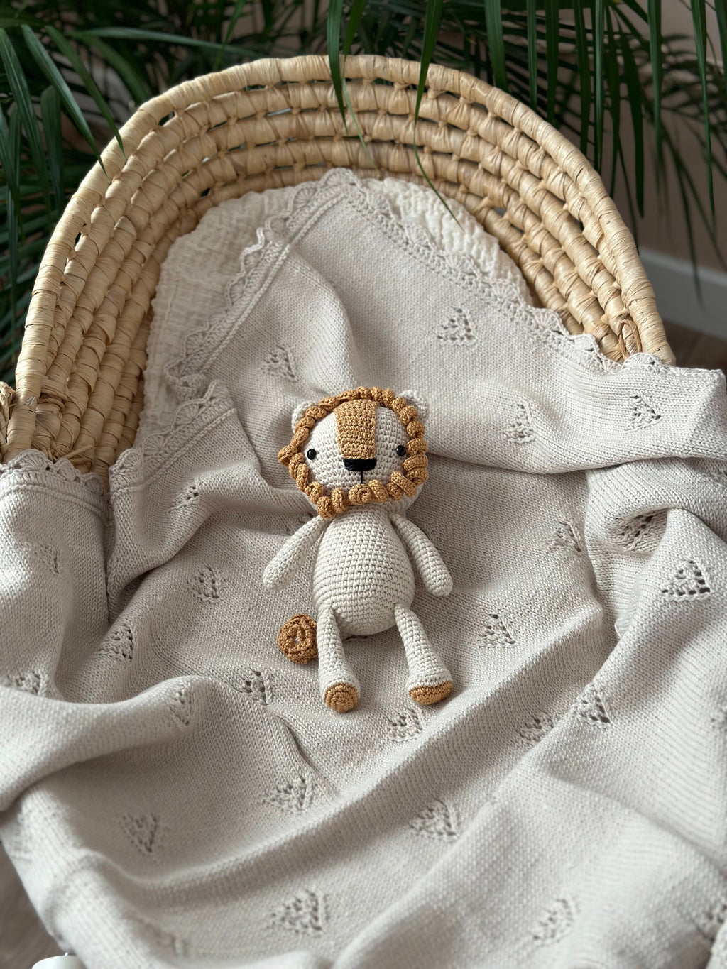 El Örgüsü Bej Bebek Battaniyesi