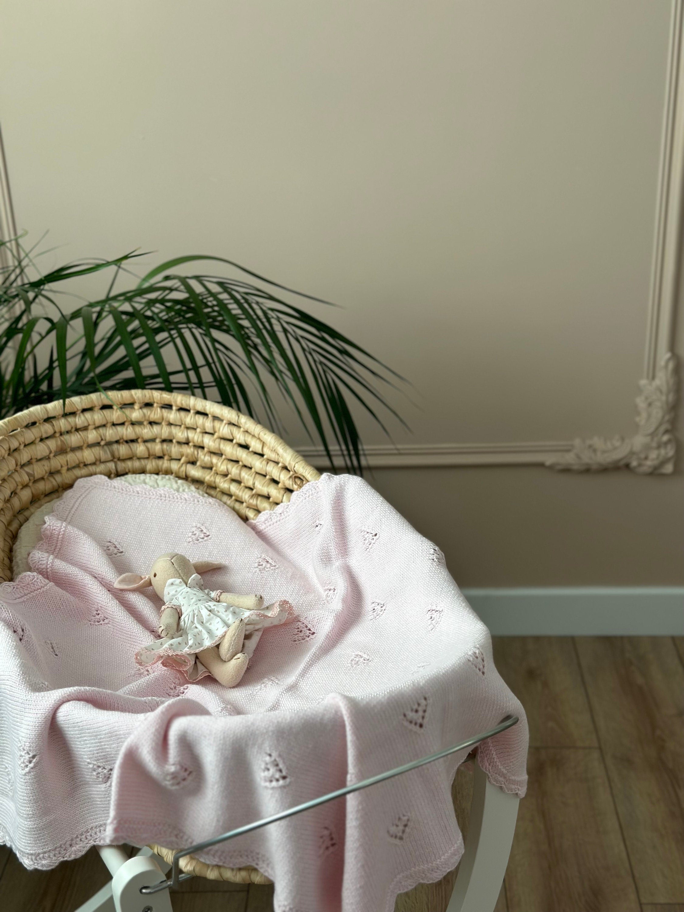 El Örgüsü Pembe Bebek Battaniyesi