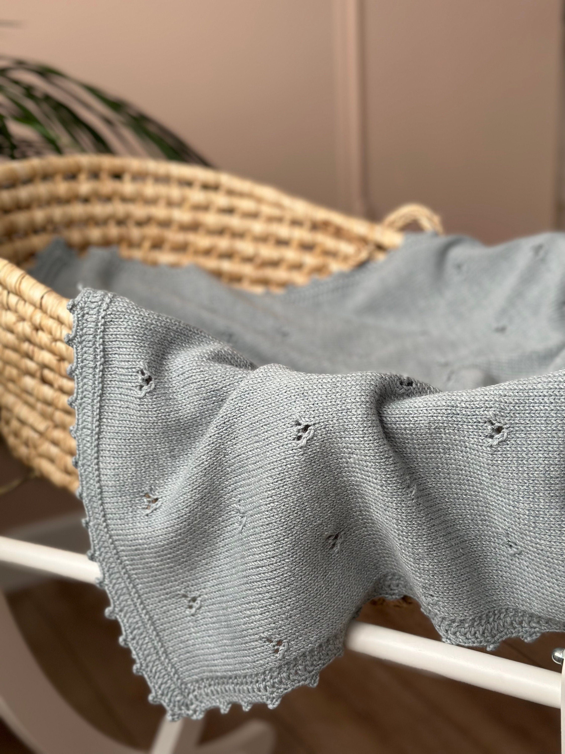 El Örgüsü Gri Bebek Battaniyesi