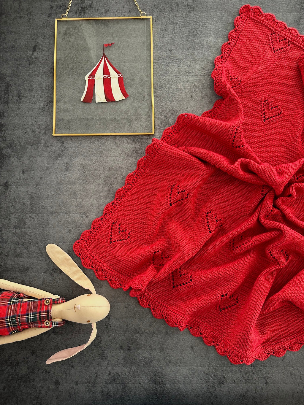 El Örgüsü Kırmızı Bebek Battaniyesi