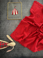 El Örgüsü Kırmızı Bebek Battaniyesi