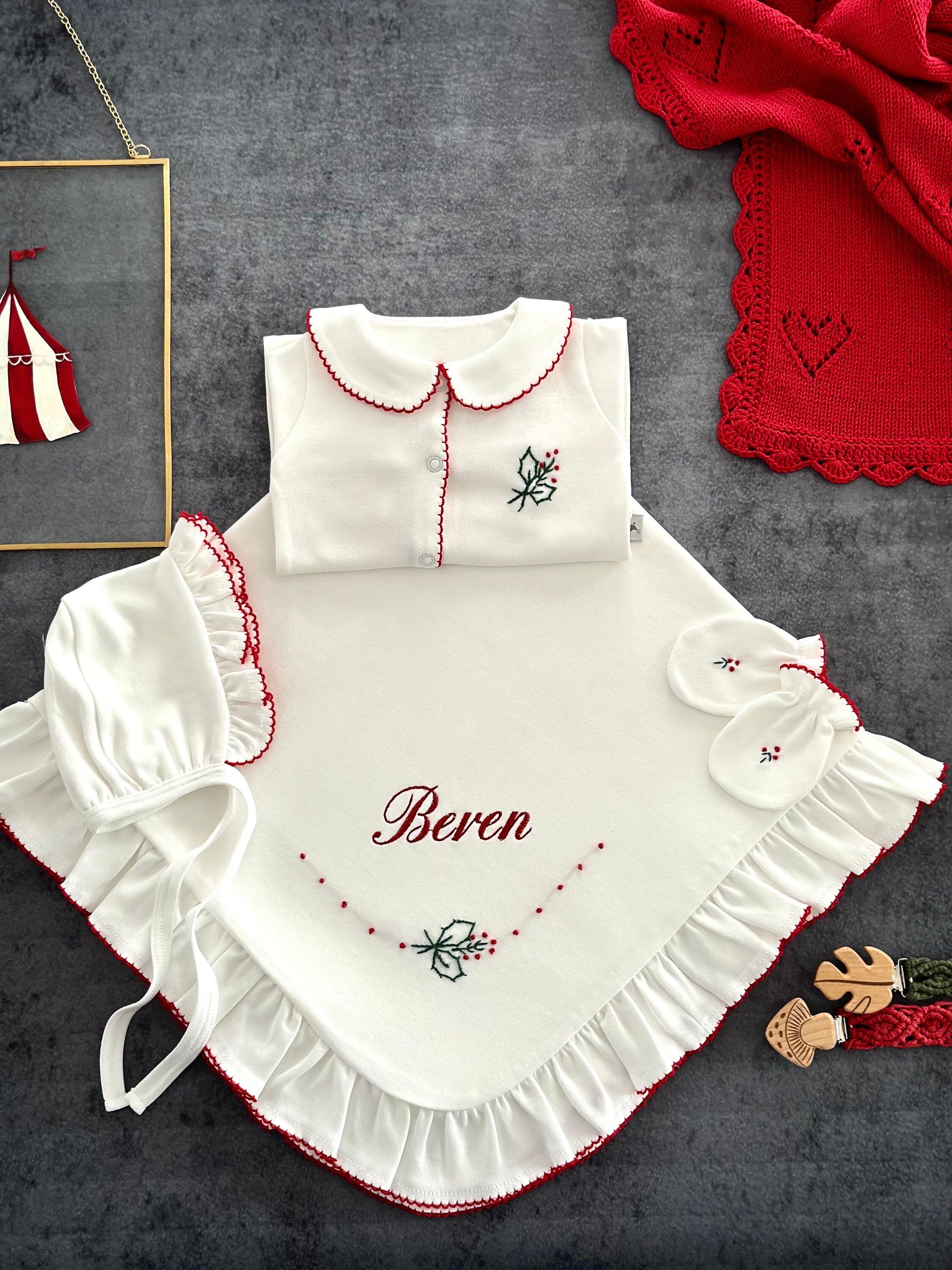 El Örgüsü Kırmızı Bebek Battaniyesi