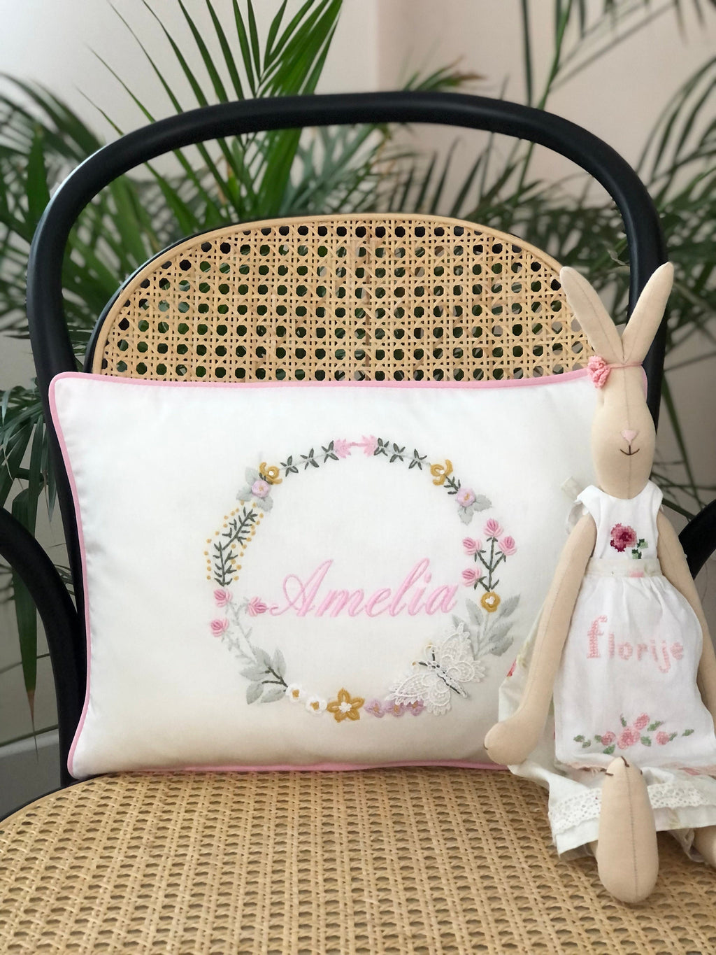 Kelebek Rüyası Dekoratif Bebek Yastığı – Pamuk Saten | Hardal