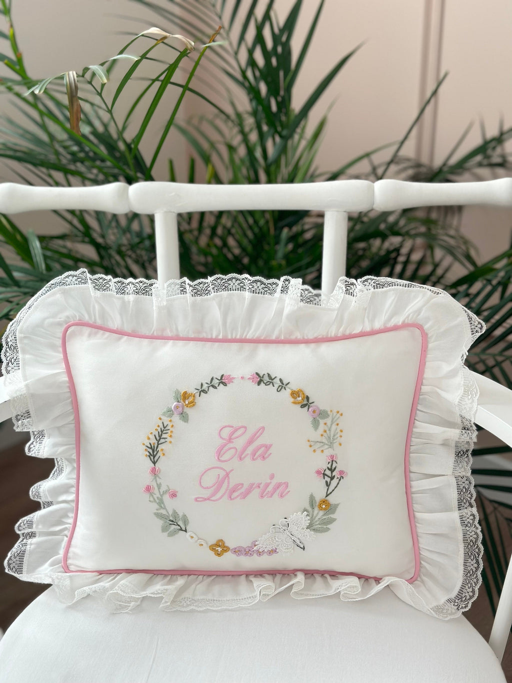 Kelebek Rüyası Dekoratif Bebek Yastığı – Pamuk Saten | Hardal