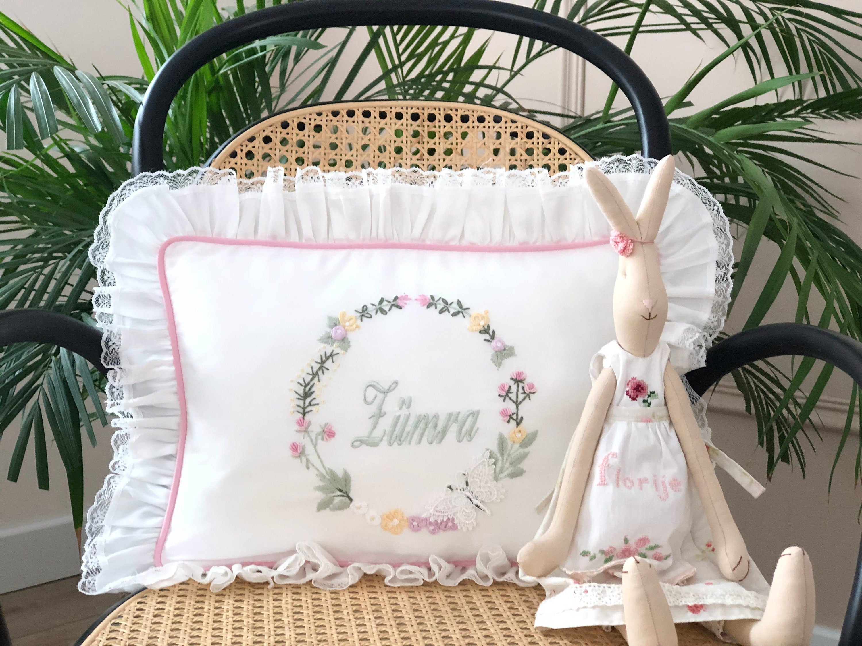 Kelebek Rüyası Dekoratif Bebek Yastığı - Sarı&Pembe