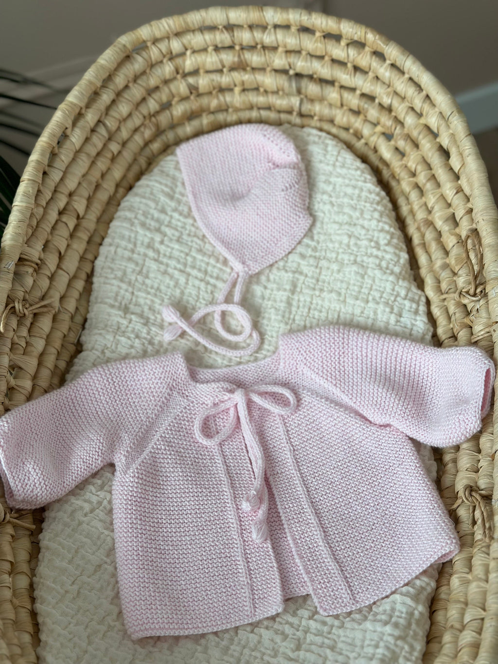 Önden Bağlamalı El Örgüsü Bebek Hırka Şapka Seti