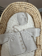 Düğmeli El Örgüsü Bebek Hırka Şapka Seti