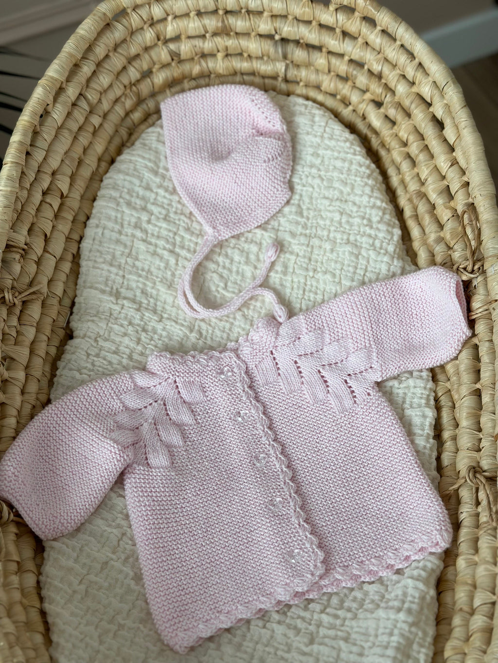 Düğmeli El Örgüsü Bebek Hırka Şapka Seti