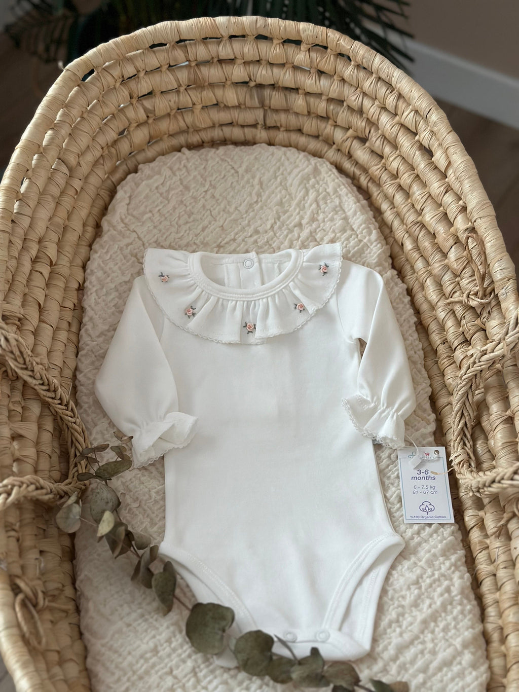 Kız Bebek Rokoko İşlemeli Fırfırlı Yaka Uzun Kollu Body Somon