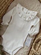 Kız Bebek Rokoko Çiçek İşlemeli Fırfırlı Yaka Uzun Kollu Body Pembe