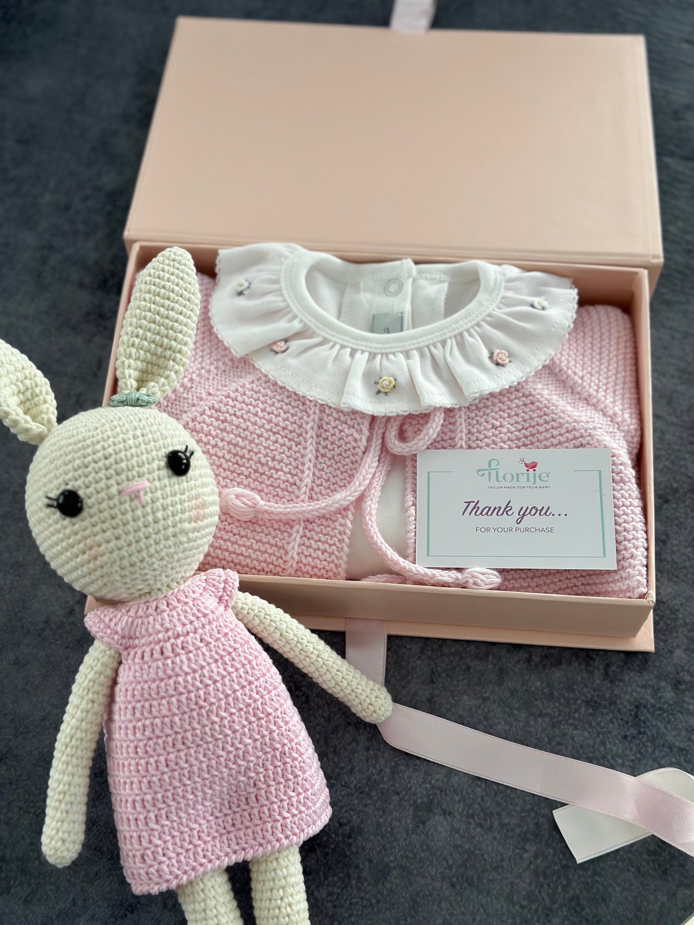 Kız Bebek Rokoko Çiçek İşlemeli Fırfırlı Yaka Uzun Kollu Body Pembe