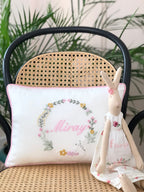 Kelebek Rüyası Dekoratif Bebek Yastığı – Pamuk Saten | Hardal