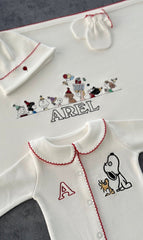 Snoopy Nakışlı Organik Yenidoğan Seti – Kırmızı Kroşeta Kenar Detaylı