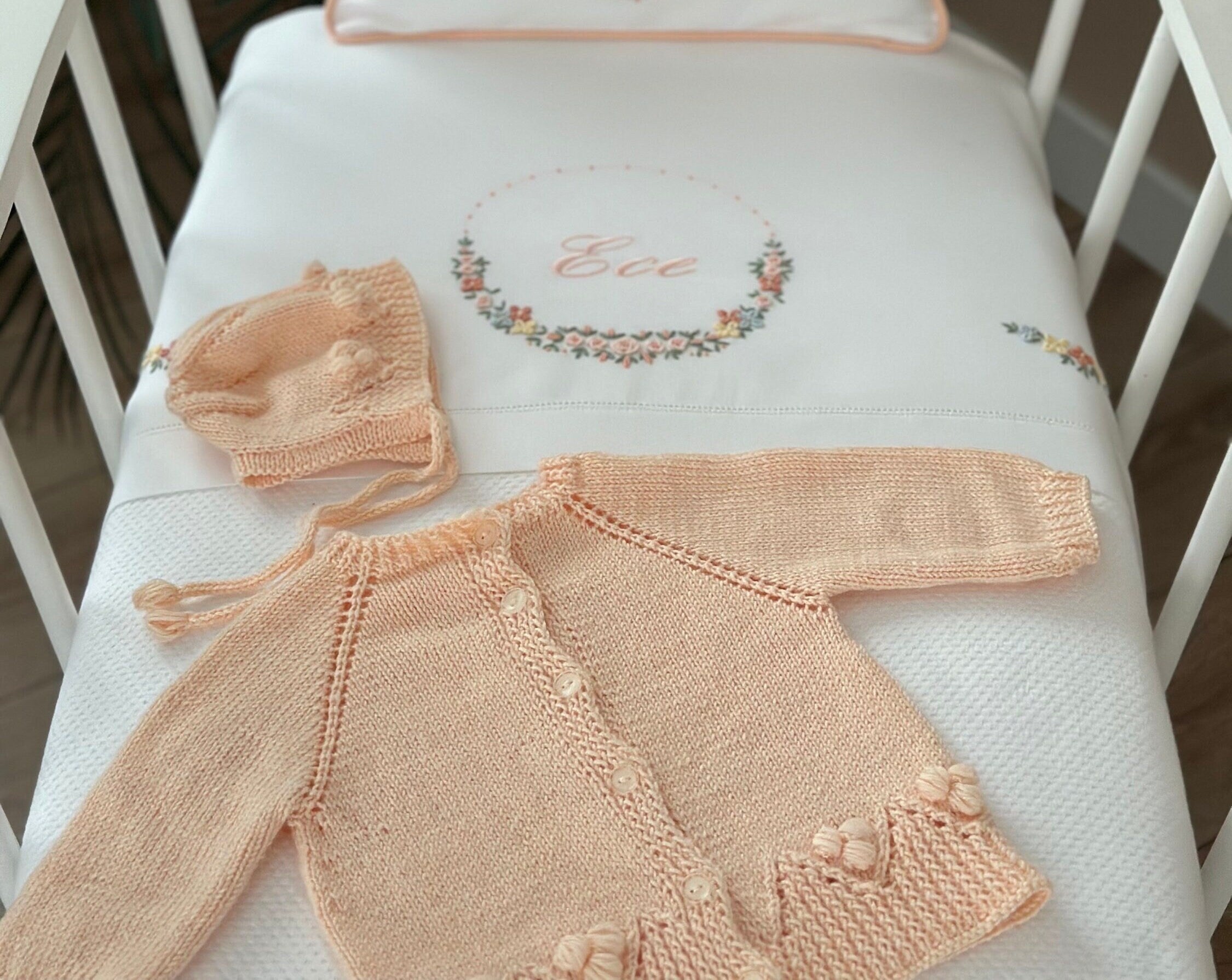 Vintage Flower El Örgüsü Bebek Hırka Şapka Seti