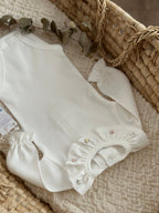 Kız Bebek Rokoko Çiçek İşlemeli Fırfırlı Yaka Uzun Kollu Body Pembe