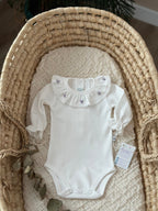 Kız Bebek Rokoko İşlemeli Fırfırlı Yaka Uzun Kollu Body Lila