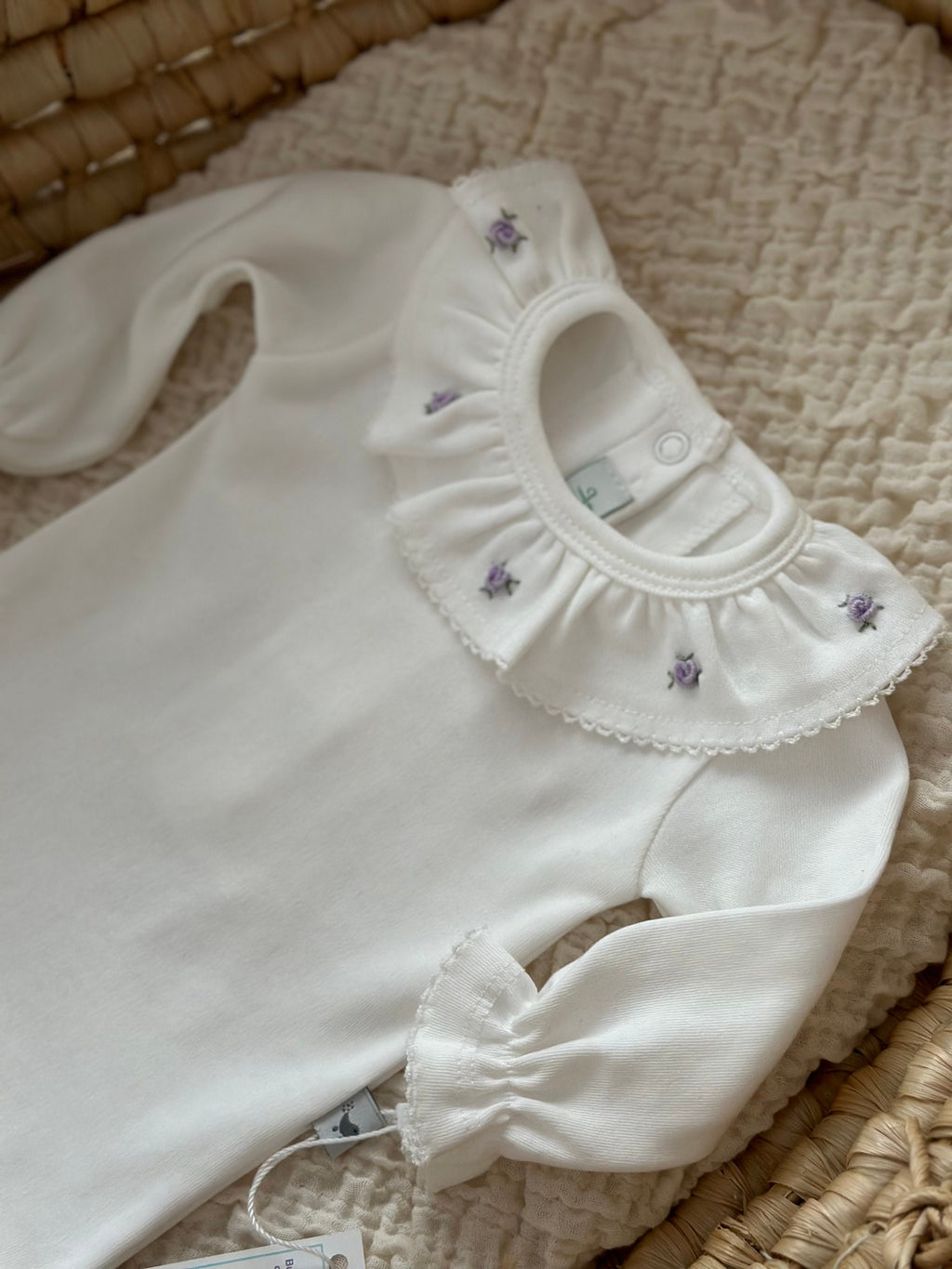 Kız Bebek Rokoko İşlemeli Fırfırlı Yaka Uzun Kollu Body Lila