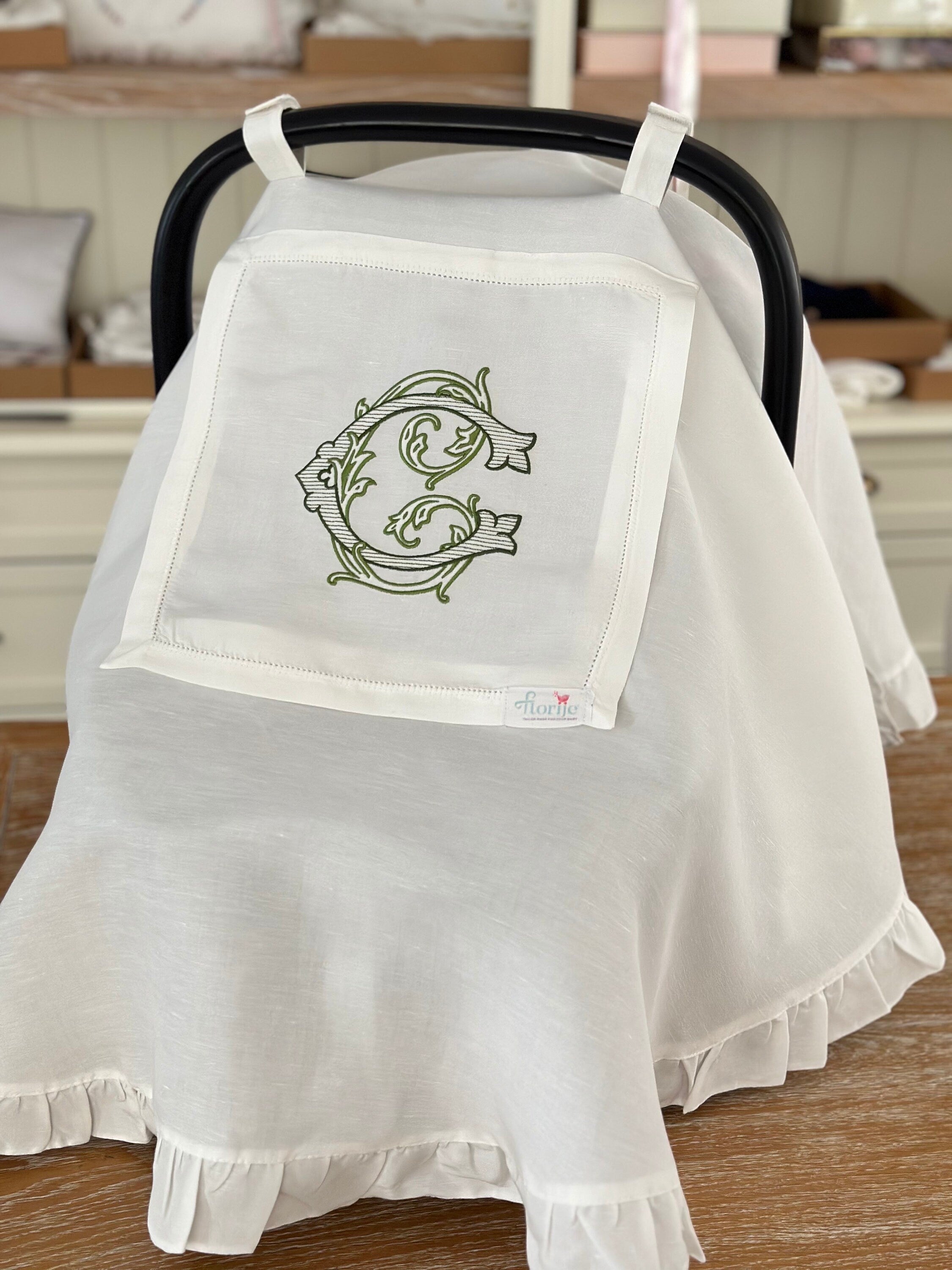 Monogram İşlemeli Keten Puset Örtüsü