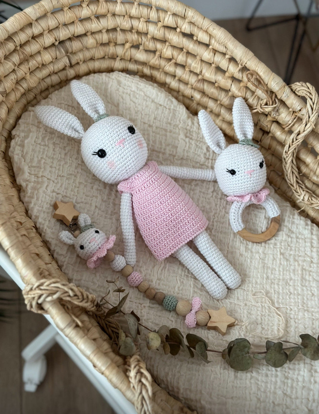 Amigurumi Beyaz Tavşan Model Bebek Seti – 3 Parça