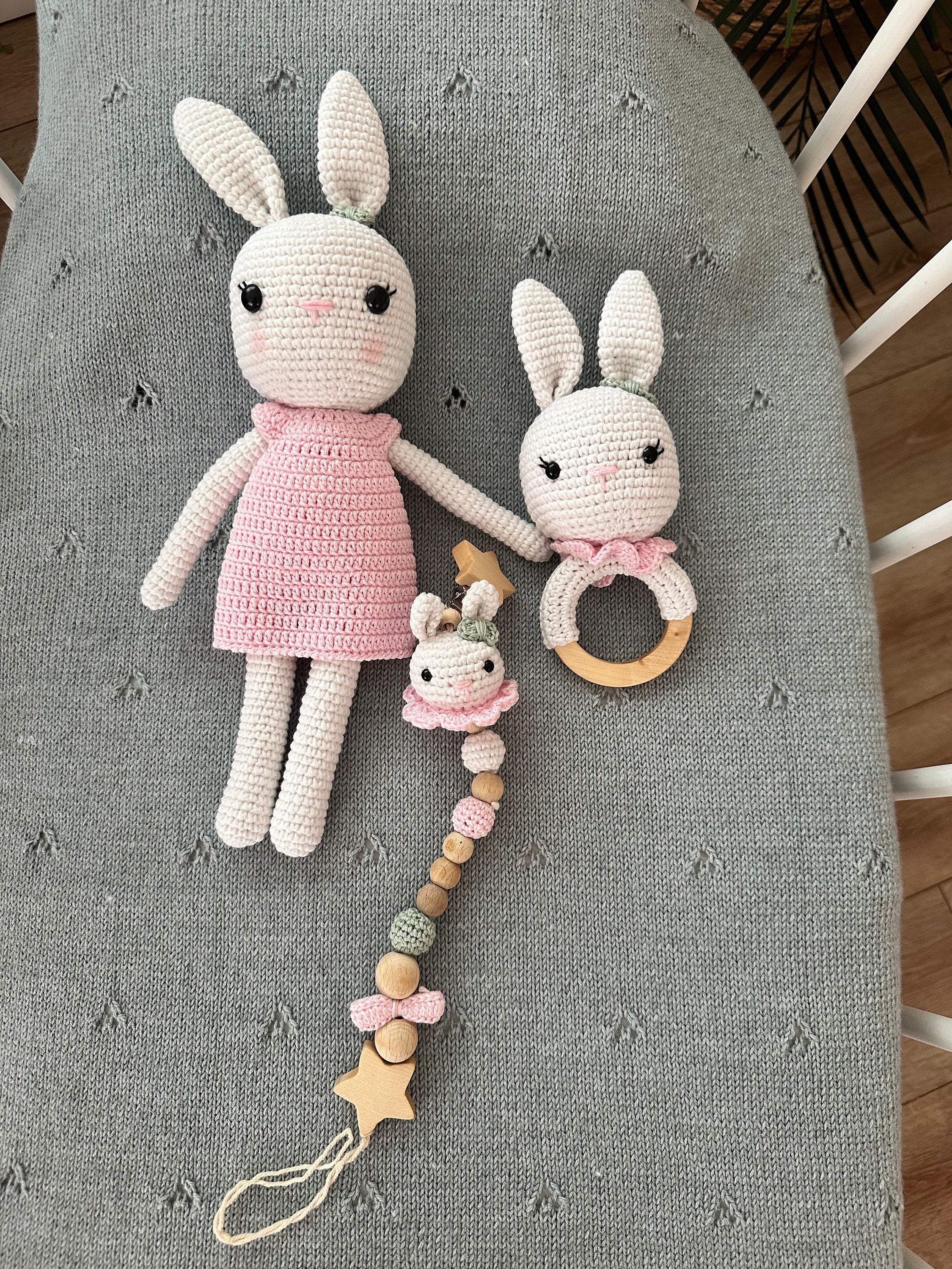 Amigurumi Beyaz Tavşan Model Bebek Seti – 3 Parça