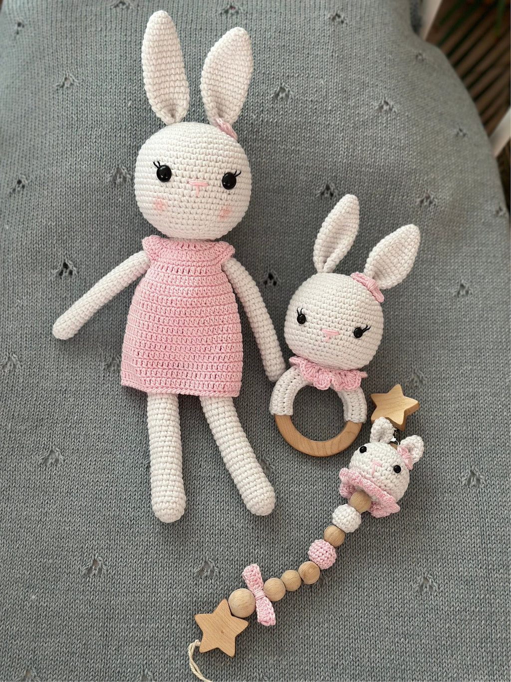 Amigurumi Beyaz Tavşan Model Bebek Seti – 3 Parça