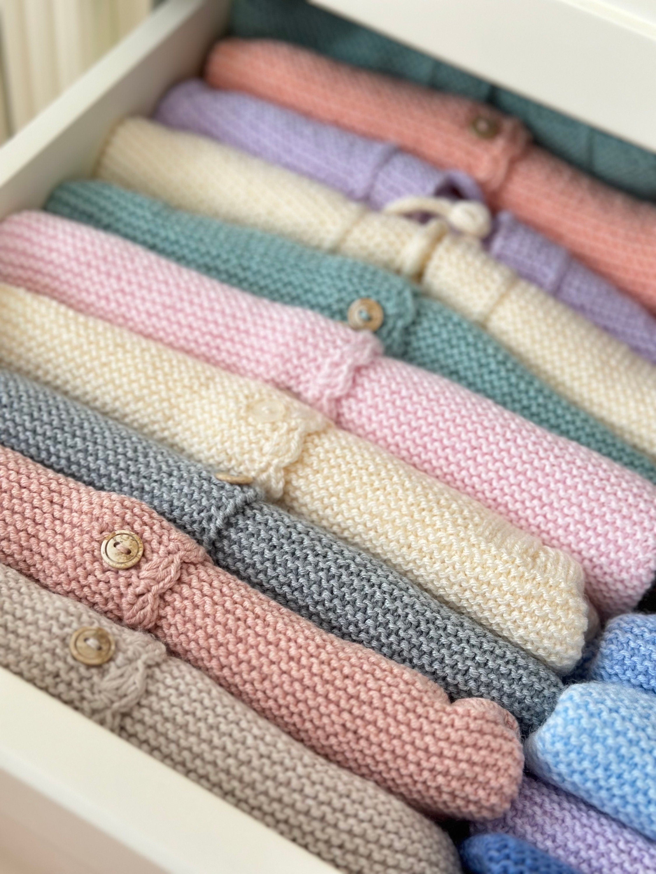 Düğmeli El Örgüsü Bebek Hırka Şapka Seti